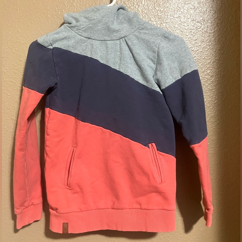 Cute Ampersand Avenue sweatshirt size 14.